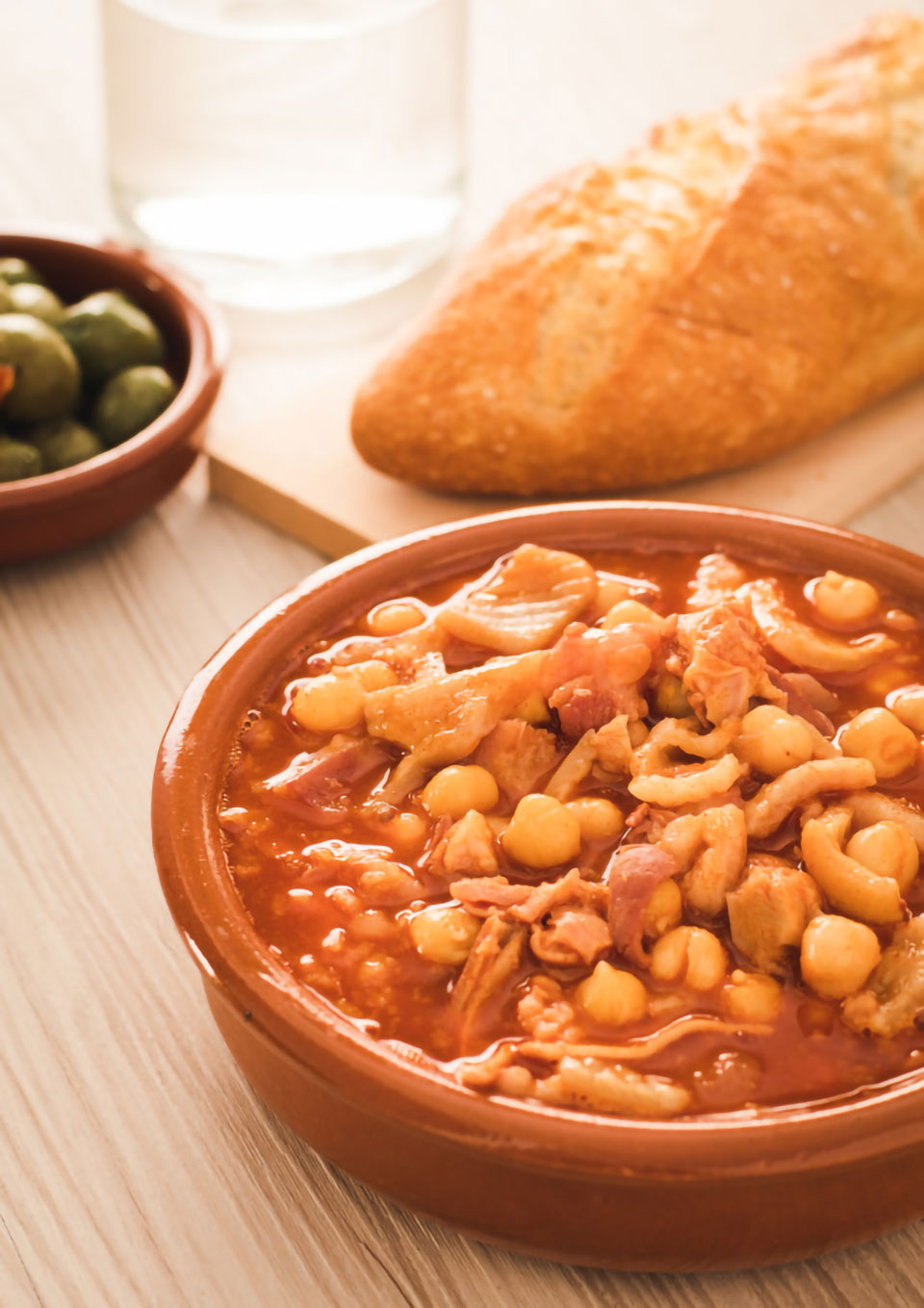 Callos con garbanzos